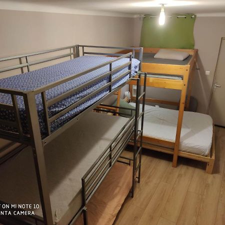 Logement Chambre Seul En Supplement Ou Dortoir Mixte Roquemaure  Eksteriør bilde