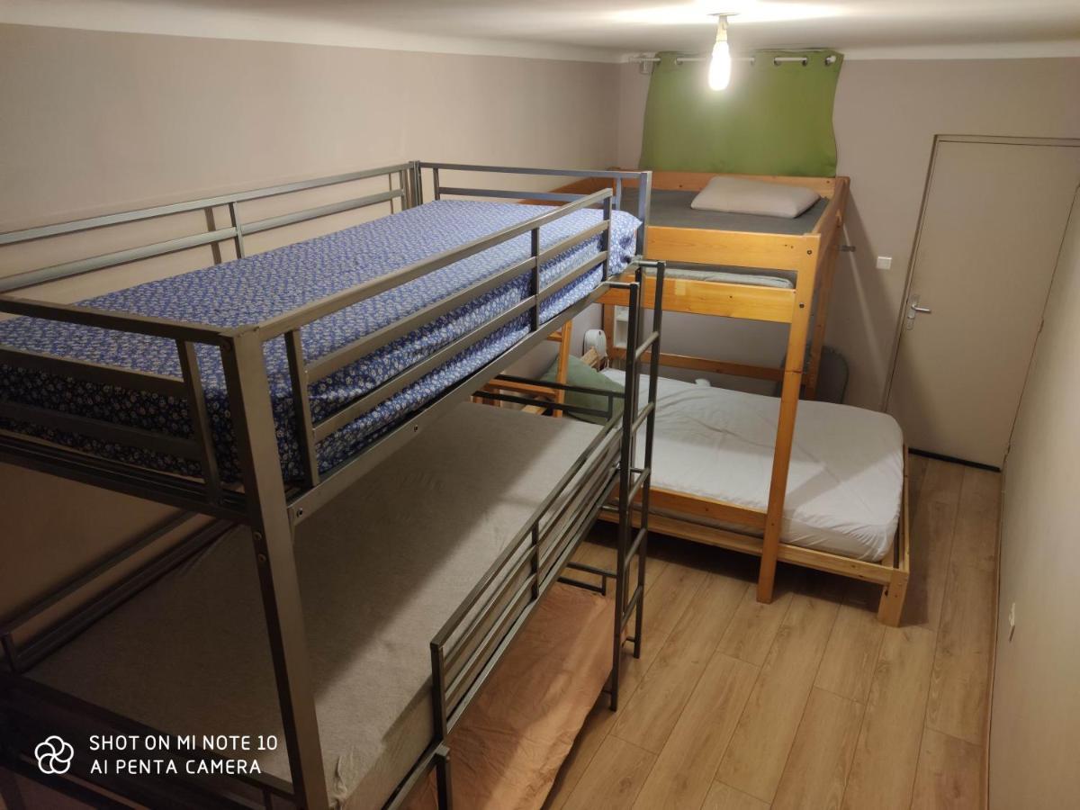 Logement Chambre Seul En Supplement Ou Dortoir Mixte Roquemaure  Eksteriør bilde