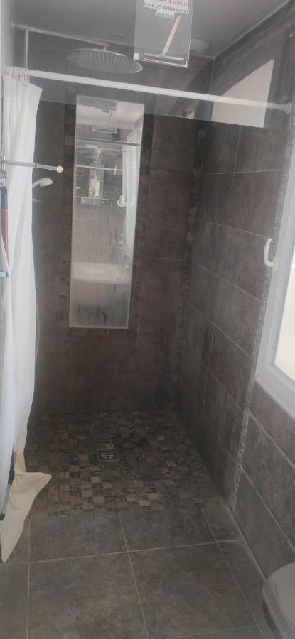 Logement Chambre Seul En Supplement Ou Dortoir Mixte Roquemaure  Eksteriør bilde