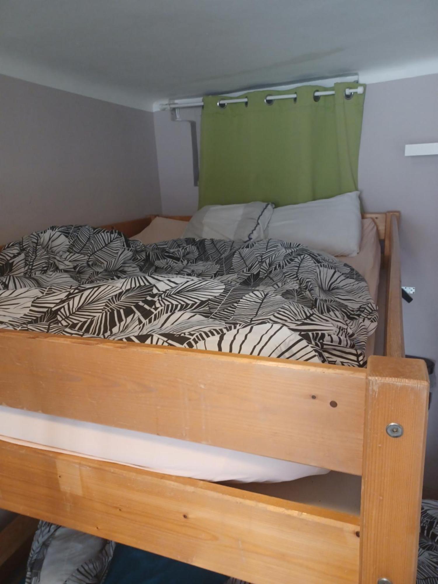 Logement Chambre Seul En Supplement Ou Dortoir Mixte Roquemaure  Rom bilde